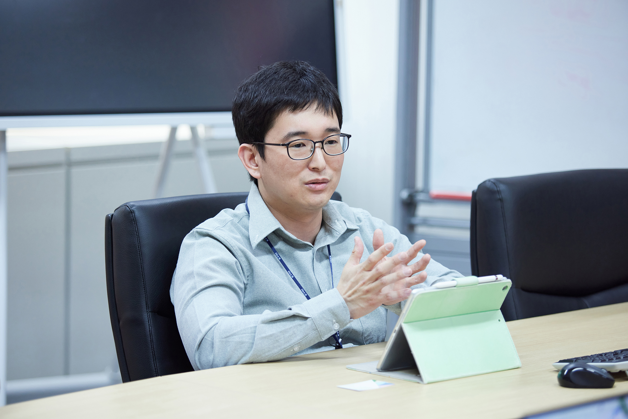 더 얇고 안전하게, 배터리의 한계를 넘다